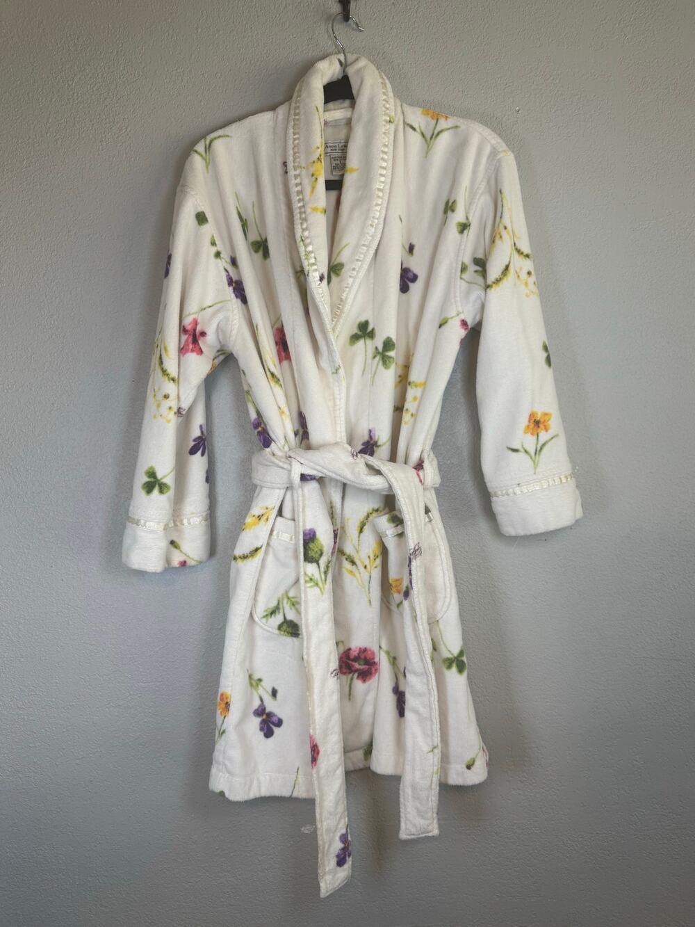Vintage Floral White Fluffy Short Bathrobe Cotton Robe Womens Small Ann Lewis